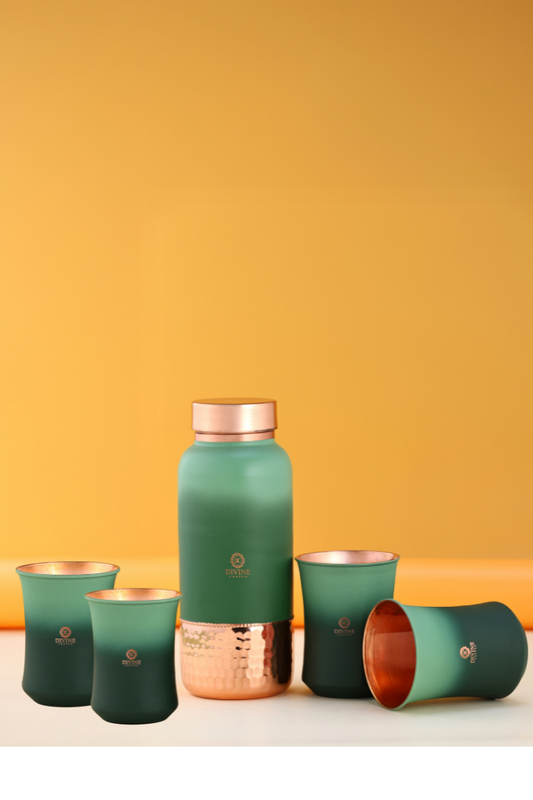 CAMEL MULTISHADE FLASK WITH 4 GLASS GIFT SET