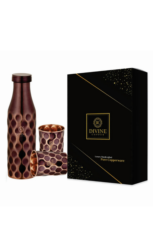 BMC ANTIQUE DIAMOND BOTTLE WITH 2 GLASS GIFT PACK